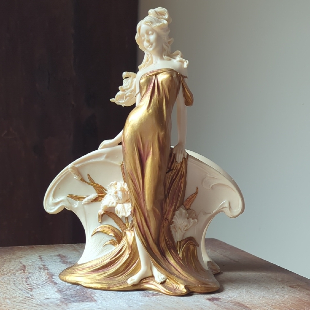 Elegant Gold and Cream Glamour Greek Sculpture Style Goddess Resin Napkin Holder